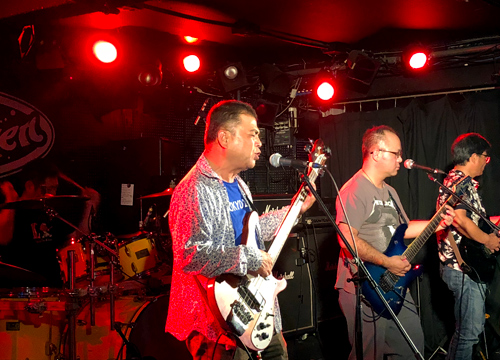 バンド活動も！